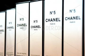 Berlin  Schachteln des Parfums Chanel No 5