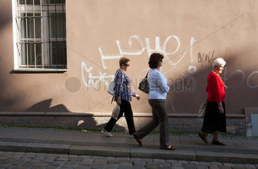 Oppeln  Polen  drei Frauen in der Altstadt