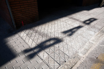 Sevilla  Spanien  Schatten von Buchstaben