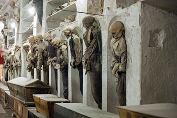 Palermo  Italien  natuerliche Mumien in der Kapuzinergruft von Palermo