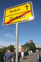 Ortschild an der Landesgrenze in Guben