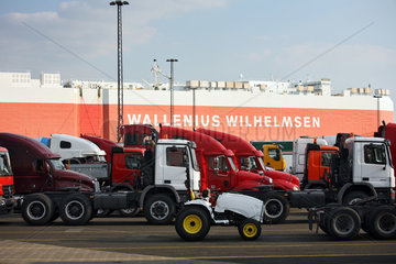 Bremerhaven  Deutschland  Car Carrier der Spedition Wallenius Wilhelmsen Lines SA