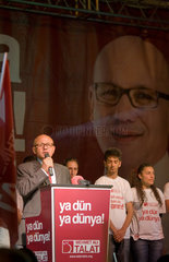 Girne  Tuerkische Republik Nordzypern  Mehmet Ali Talat  CTP im Wahlkampf