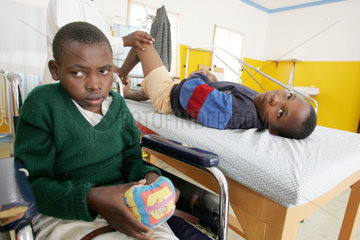 Kenia  Behandlung von behinderten Kindern