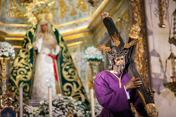 Sevilla  Spanien  Jesusfigur mit Kreuz
