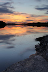 Silvkoparen  Schweden  Sonnenuntergang an einem See bei Silvkoparen