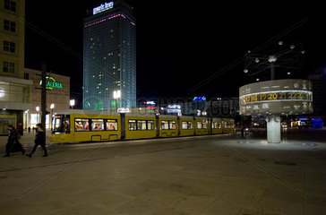 BVG Tram  Tw 8001