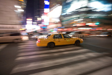 New York City  New Yorker Taxi am Times Square