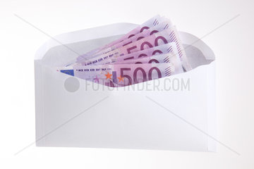 Berlin  Deutschland  500-Euroscheine im Briefumschlag