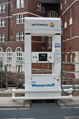 Hamburg  Deutschland  Tanksaeule einer Wasserstofftankstelle