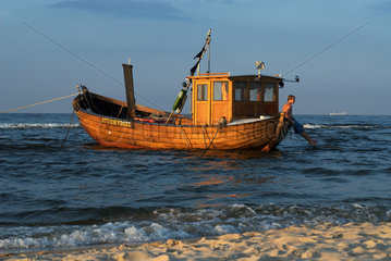 Bansin  Deutschland  das Fischerboot -Sturmvogel- auf der Ostsee vor Usedom