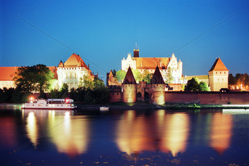Malbork (Marienburg) an der Nogat im Norden Polens bei Abenddaemmerung