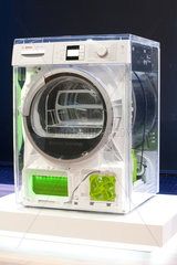 Berlin  Deutschland  Waschmaschine bei Bosch auf der IFA 2010