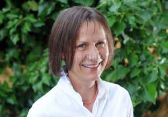 Berlin  Deutschland  Biologin und Autorin  Dr. Evelyn Schaerer