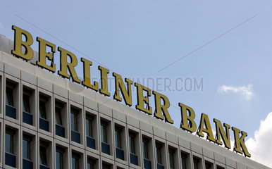 Berlin  Schriftzug -Berliner Bank- auf einem Gebaeude