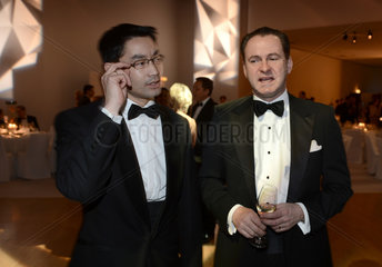 Berlin  Deutschland  Bundeswirtschaftsminister Philipp Roesler und der stellvertretende Fraktionsvorsitzende Martin Lindner (beide FDP) auf dem VBKI-Ball 2013