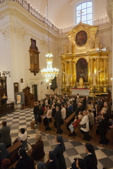 Warschau  Polen  Gottesdienst in der Heilig-Kreuz-Basilika