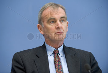 Prof. Dr. Andreas Woergoetter  Abteilungsleiter im Economics Department