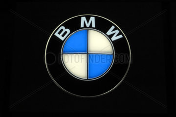 Berlin  Deutschland  Logo des Automobilherstellers BMW
