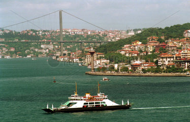 Faehre auf der Bosporus-Meeresenge  Istanbul
