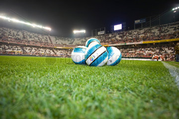 Sevilla  Spanien  einige Baelle der spanischen Fussballbundesliga