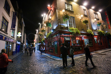 Dublin  Irland  der Pub -The Temple Bar- im Stadtviertel Temple Bar