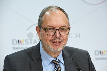 Berlin  Deutschland - Dr. Georg Thiel - Praesident des Statistischen Bundesamtes.
