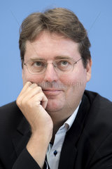 Prof. Bernd Stegemann  Aufstehen-Bewegung
