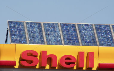 Shell Tankstelle mit Solarzellen