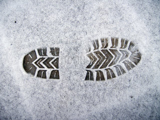 Fussspur Schuhsole im Schnee