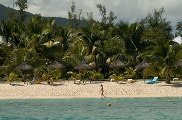 Strandszene auf Mauritius