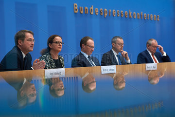 Berlin  Deutschland  Pressekonferenz der Wirtschaftsweisen