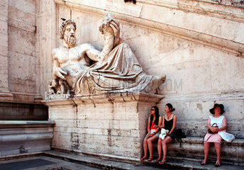 Rom  auf dem Kapitol steht die Statue des Tiber