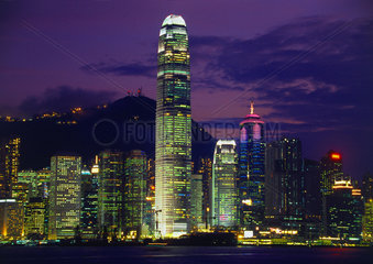 China - Hong Kong: Skyline bei Nacht