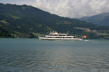 Interlaken  Schweiz  Ausflugsschiff auf dem Thunersee