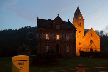 Frankreich  Das kleine Dorf Graufthal im Zinseltal in den Nordvogesen im Elsass