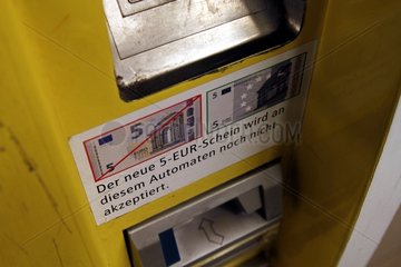 Automat ohne neuen 5-Euro-Schein