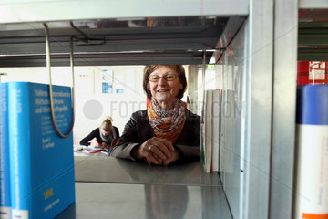 Cottbus  Deutschland  Studentin der Seniorenuni im IKMZ der BTU Cottbus