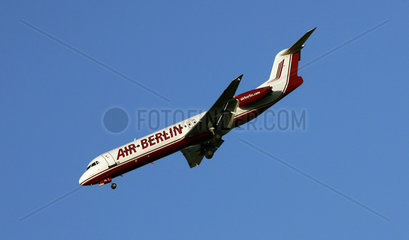 Hannover  Maschine der Fluggesellschaft Air Berlin in der Luft