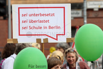 Berlin  Deutschland  Schueler-Demo fuer eine bessere Bildung