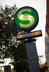 Berlin  Deutschland  das S-Bahn Zeichen an der Station Oranienburger Strasse