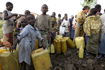 Kibati  Demokratische Republik Kongo  Wasserversorgung fuer die Fluechtlinge