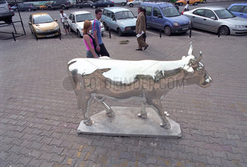 Eine Skulptur der CowParade Bucharest 2005