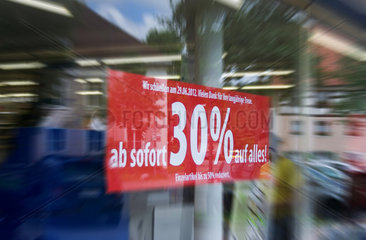 Braeunlingen  Deutschland  Ausverkauf einer Schlecker-Filiale
