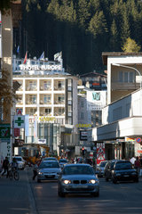 Davos  Schweiz  Blick in die Promenade