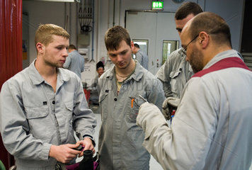 Ingolstadt  Auszubildende in der Audi Lehrwerkstatt
