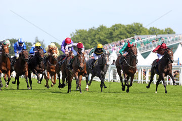 Royal Ascot  The Wow Signal (fourth from right) with Frankie Dettori up wins the Coventry Stakes