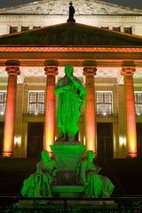 Berlin  Deutschland  das beleuchtete Schiller-Denkmal vor dem Konzerthaus anlaesslich des Festival of Lights