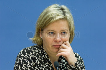 Berlin  Dr. Gesine Loetzsch zum Thema Bundeshaushalt 2008