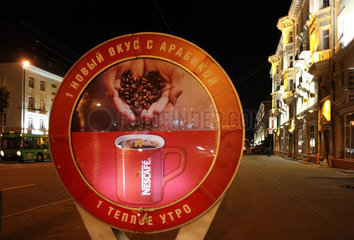 Minsk  Weissrussland  Reklame fuer Nescafe